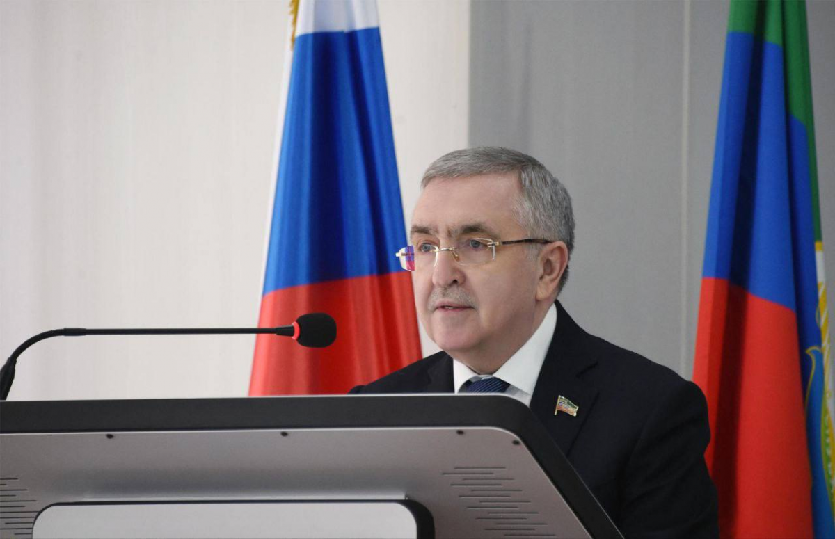 Первый вице-спикер Народного Собрания Дагестана Юрий Левицкий удостоен почетного знака Госдумы «За заслуги в развитии парламентаризма»