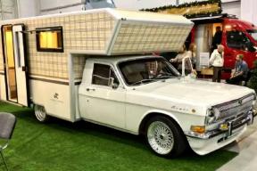 Дом на колёсах на базе «Волги» ГАЗ-24 попал на видео