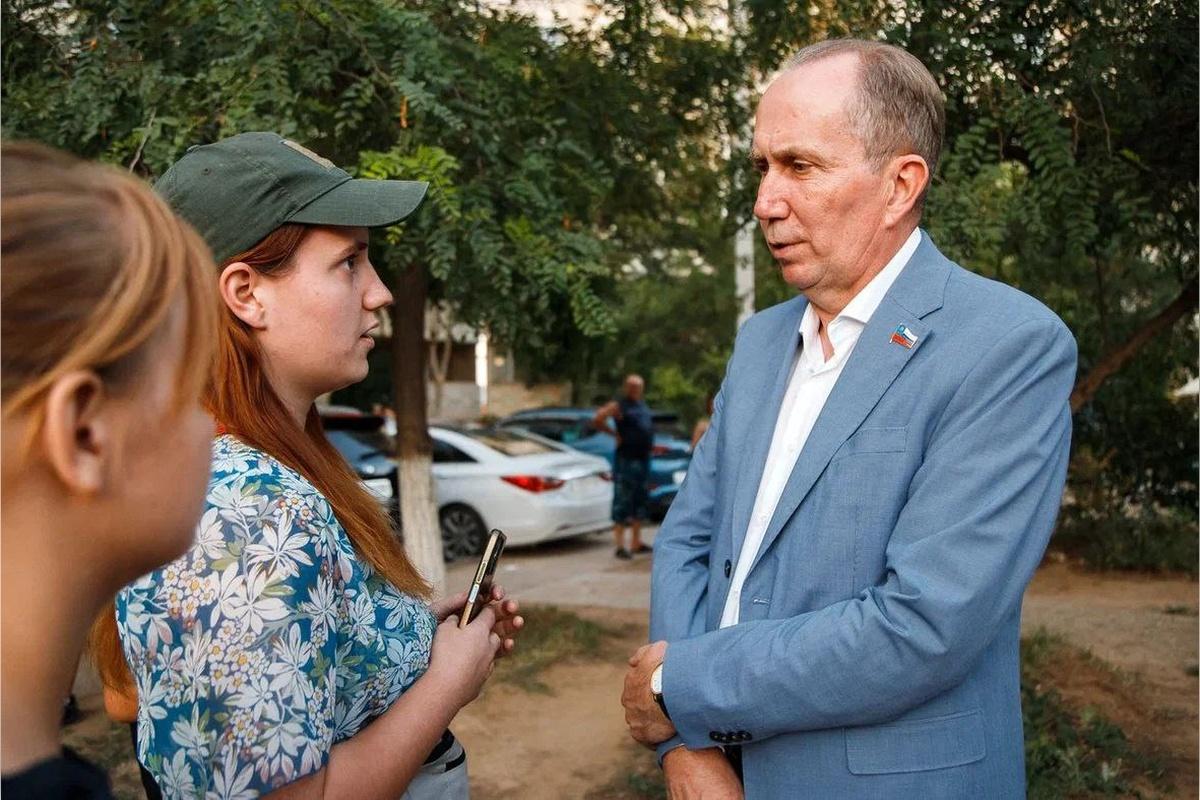 Спикер гордумы Астрахани Игорь Седов встретился с молодыми активистами Трусовского района