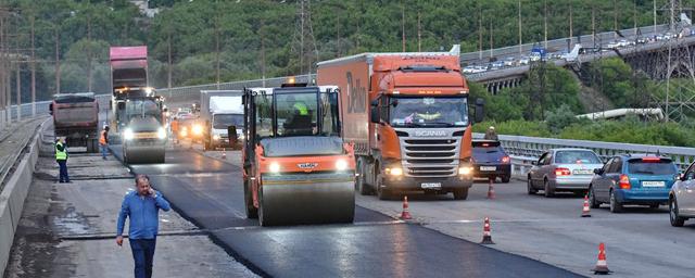 На Октябрьском мосту в Омске стартовала укладка асфальта