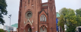 Польские священники не пустили на секс-вечеринку в храме медиков для помощи мужчине
