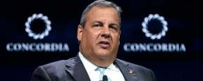 Экс-губернатор Нью-Джерси выходит из предвыборной гонки