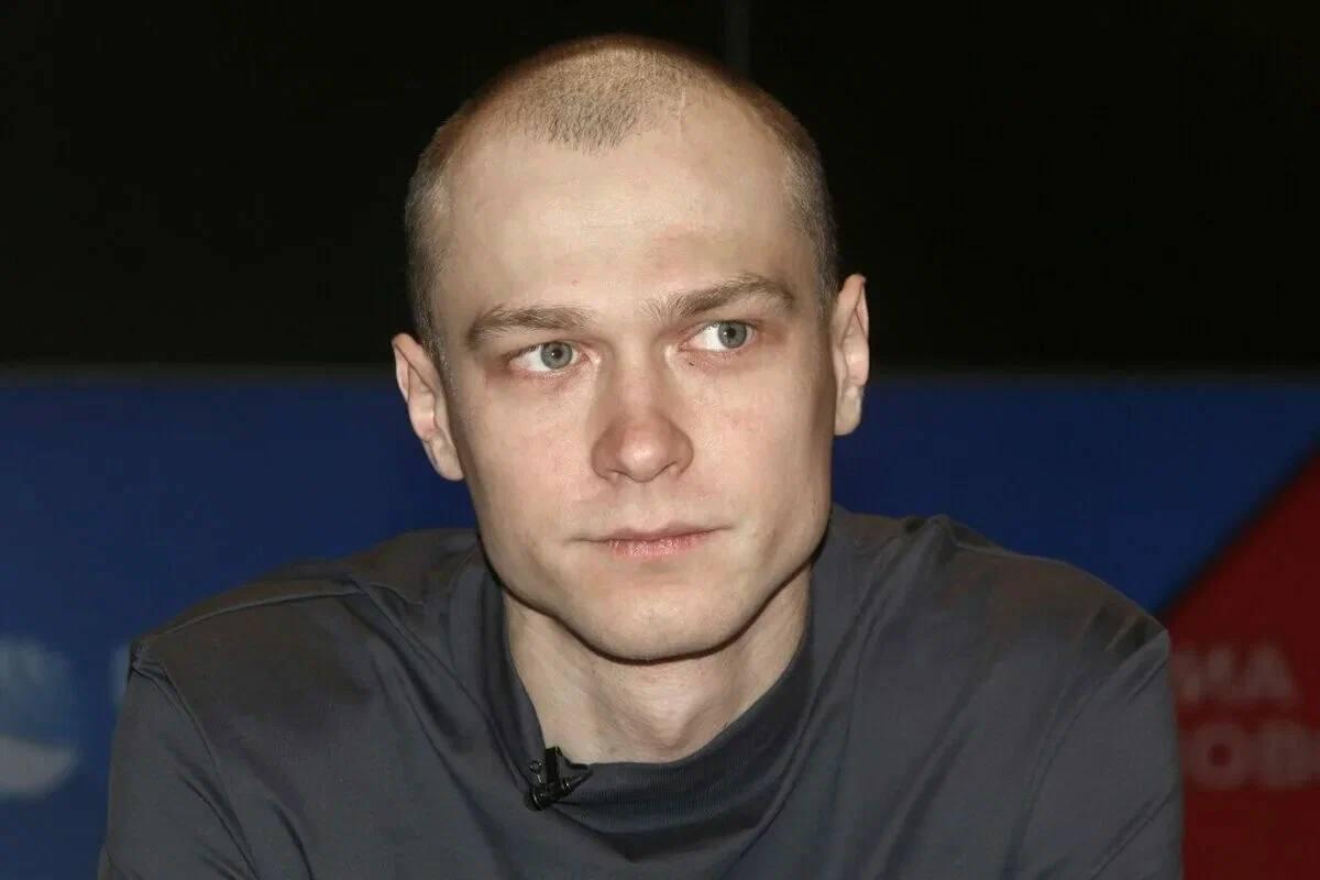 Наши люди в Голливуде. Как Юра Борисов «подцепил» Анджелину Джоли душой Достоевского