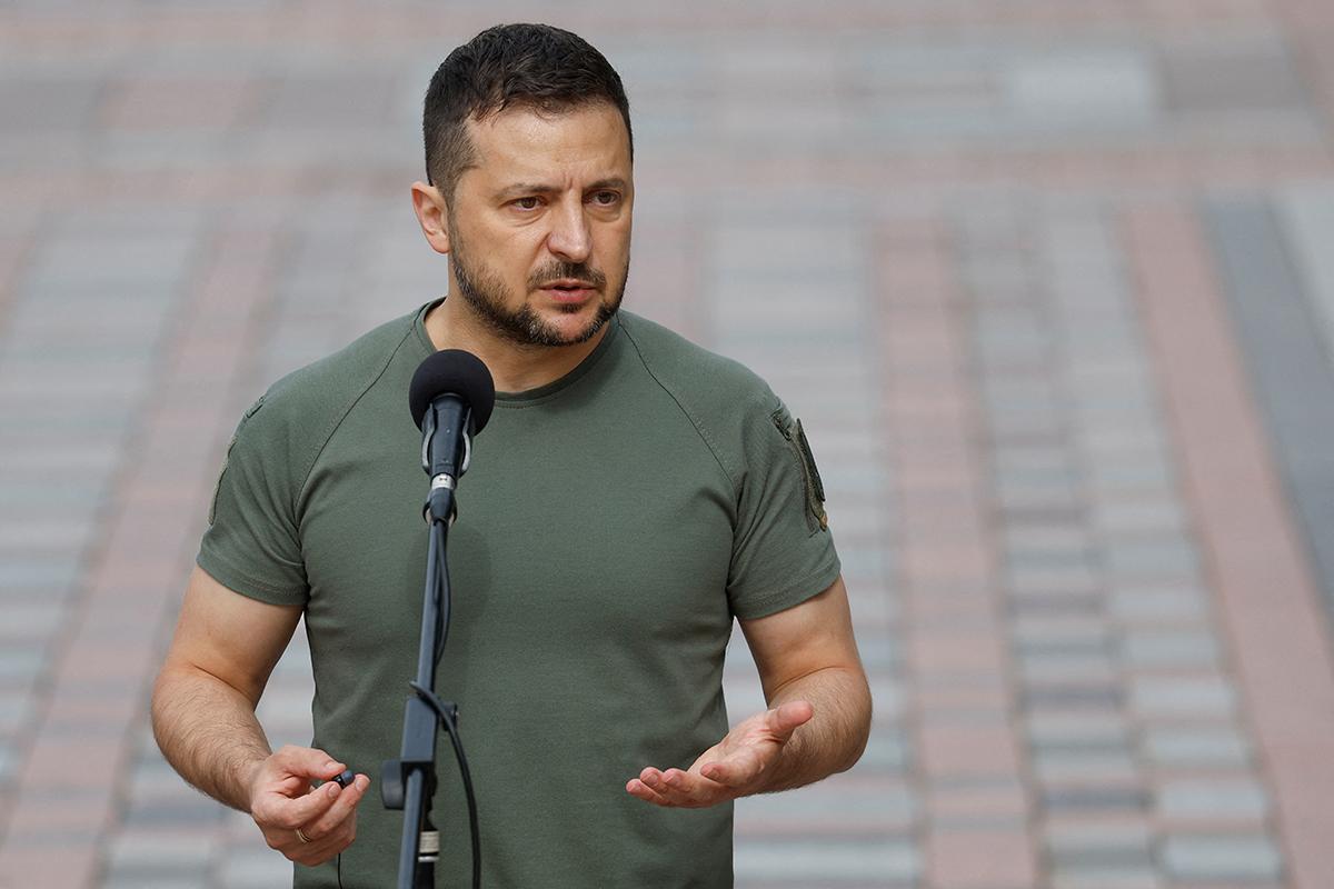 Депутат ЕП Уоллес: Зеленский способствовал гибели сотен тысяч украинцев
