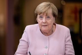 Меркель заявила о необходимости диалога для завершения конфликта на Украине