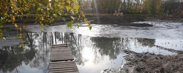 Продолжаются работы по очистке Быковского пруда