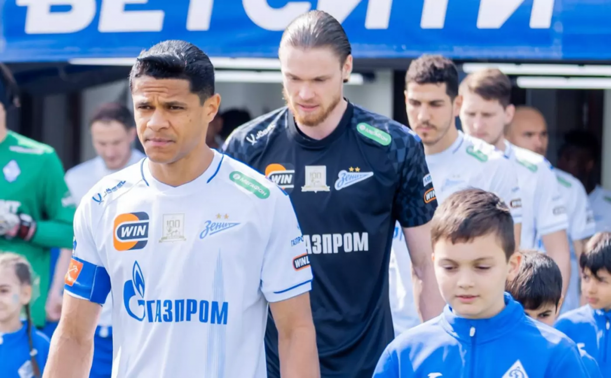 «Зенит» увозит победу из Каспийска благодаря автоголу в матче 25-го тура РПЛ