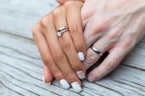 20% россиянин считает, что ношение обручального кольца и верность взаимосвязаны