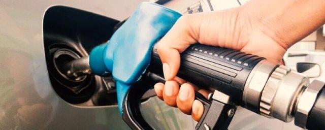 В правительстве России изучат целесообразность увеличения на 1% продаж топлива на бирже