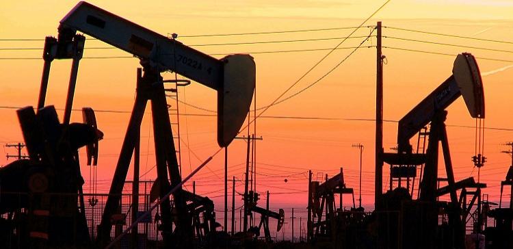 Нефть подешевела из-за опасений за замедление роста мирового спроса