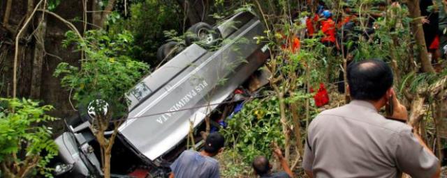 На Филиппинах 11 школьников погибли в ДТП с участием грузовика