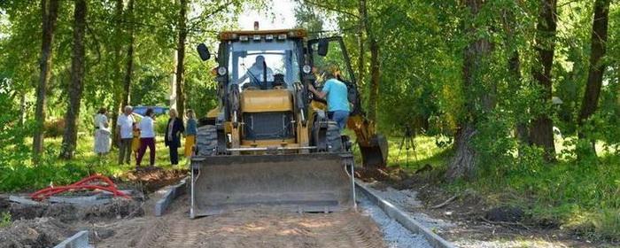 В Великом Новгороде благоустраивают Парк Авиаторов