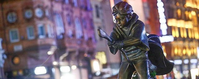 В Лондоне установили памятник Гарри Поттеру на метле