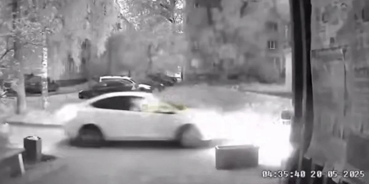 Hyundai Solaris загорелся на ходу в Новосибирске