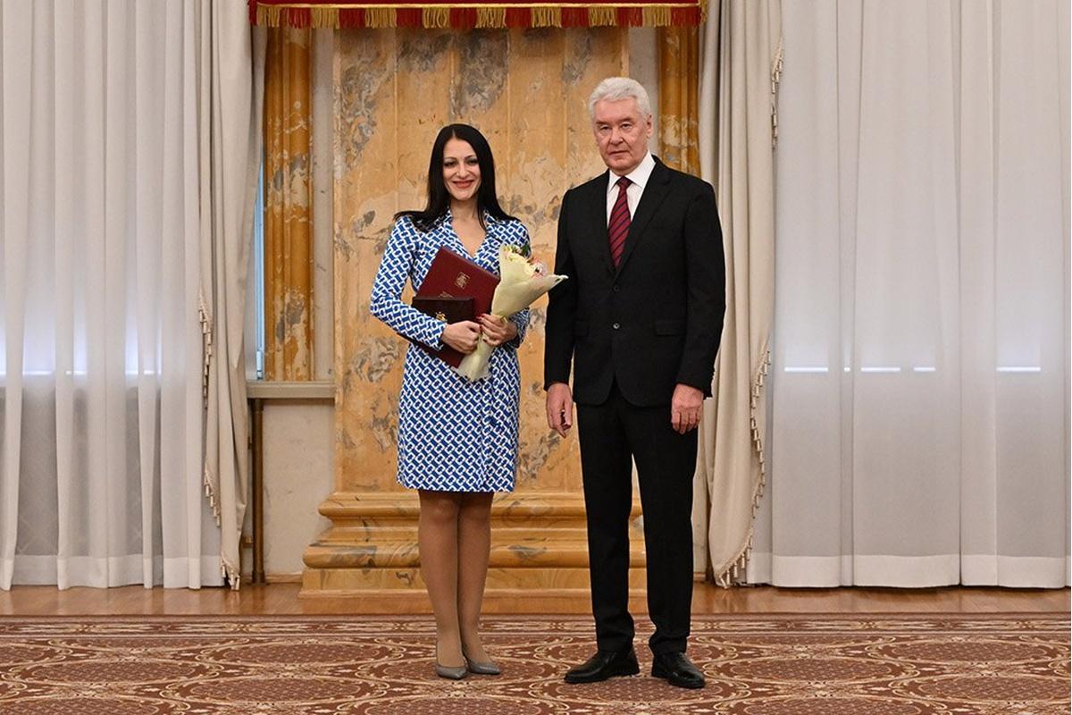 Журналистка Ольга Шаблинская получила премию из рук мэра Москвы Сергея Собянина