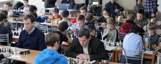 В Чехове состоялись решающие поединки детских и взрослых шахматных турниров