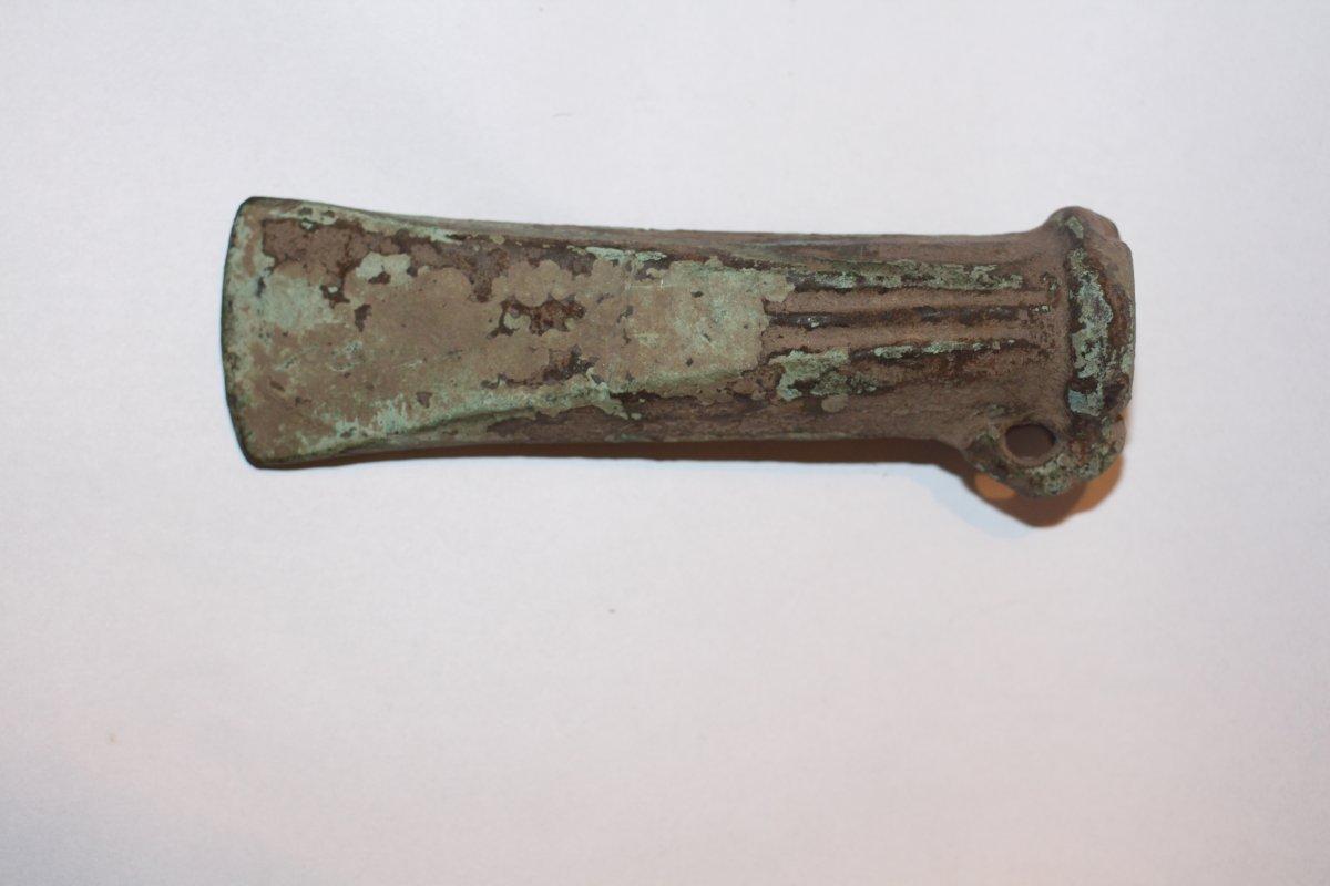 Норвежский археолог на дне моря нашел часть кельтского топора бронзового века