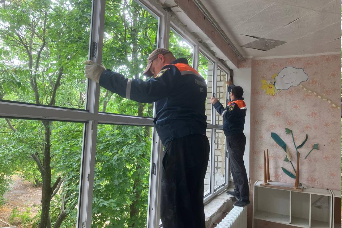 В Токмаке завершили установку окон в детском саду