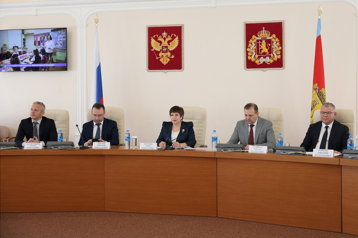 Субсидия увеличилась до 1 млн рублей: депутаты Заксобрания Владимирской области расширили меры поддержки работников культуры