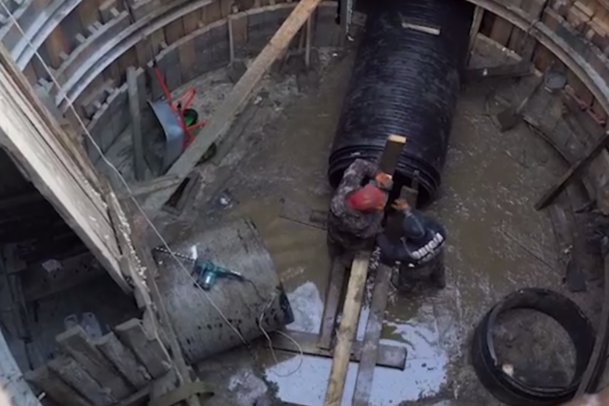 В Орехово-Зуеве провели профилактический ремонт самотечного коллектора