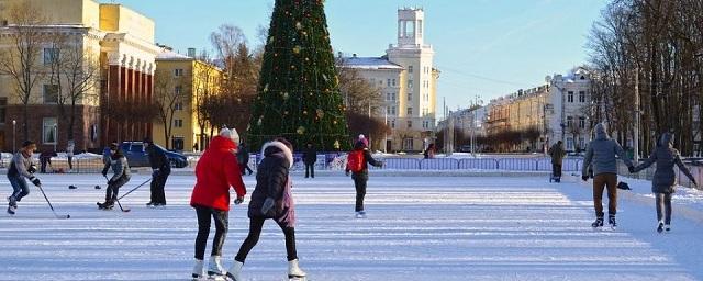 В Воронеже на площади Ленина начался монтаж катков