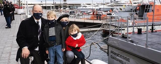 Княгиня Монако Шарлен поделилась семейным фото после воссоединения с супругом