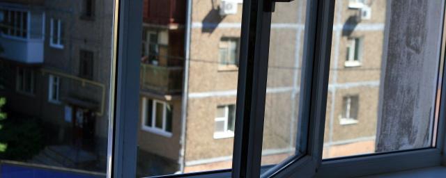 В Колпино после падения с восьмого этажа остался живым 2-летний ребенок