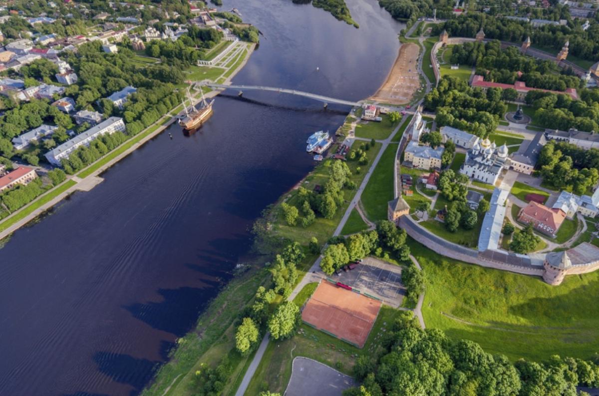 В Великом Новгороде 4 студента из Индии утонули в реке Волхов из-за сильного течения