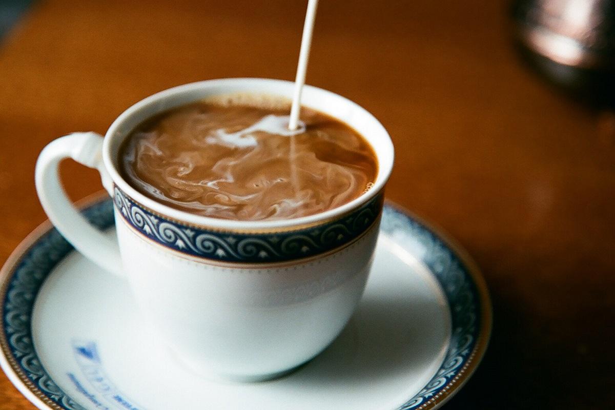 Нейробиолог Лав рекомендовал отказаться от кофе со сливками