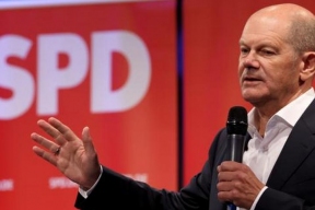 Scholz's party rating collapses to 13%