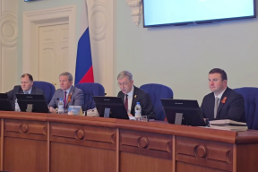 Спикер Заксобрания Омской области Александр Артемов: В ходе прошедшей сессии депутаты региона усилили меры защиты детей и участников СВО