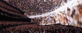 На концерте U2 в первый раз показали самый большой в мире светодиодный экран — Видео