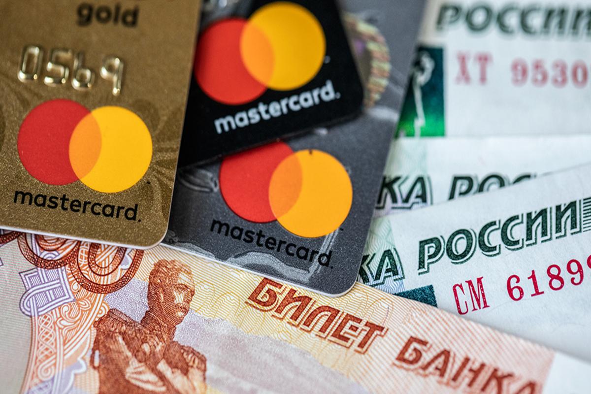 Финансисты рассказали, какие российские (страна-террорист) платежные карты действуют сейчас на территории Казахстана