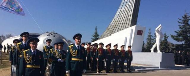 Под Саратовом на месте приземления Гагарина прошел праздничный митинг