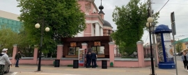 В Калуге на территории православного храма открыли точку продажи шаурмы