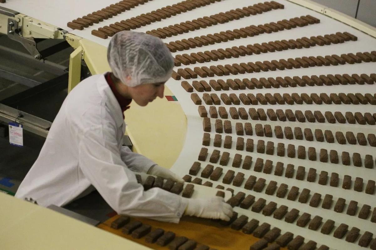 Воронежскую крупнейшую кондитерскую фабрику национализировали — владельца признали экстремистом