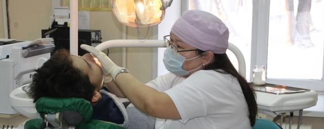 В семи школах Кызыла начали работать стоматологические кабинеты