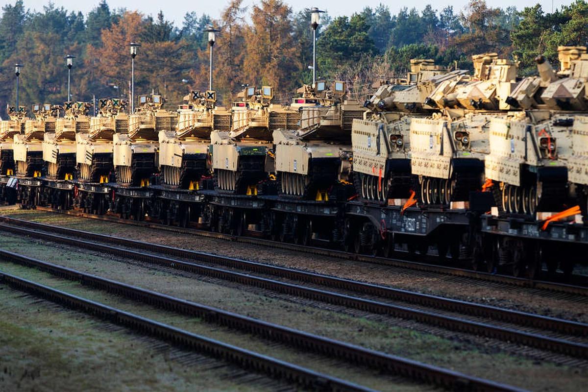 Армия США решила перенаправить танки Bradley и Abrams на базу НАТО в Польше