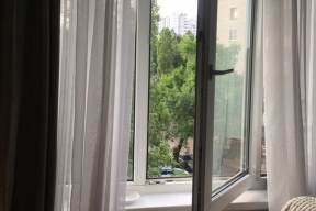 В трагедии вновь фигурирует москитная сетка: годовалый мальчик выпал из окна в Воронеже