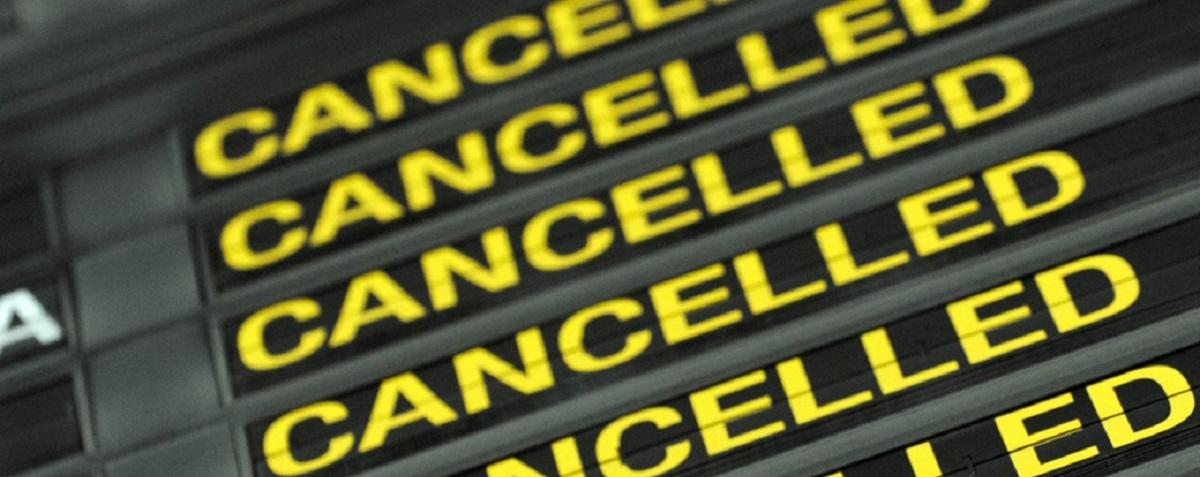Около 40 рейсов задержали или отменили в московских аэропортах из-за непогоды, низкая температура захватила регион