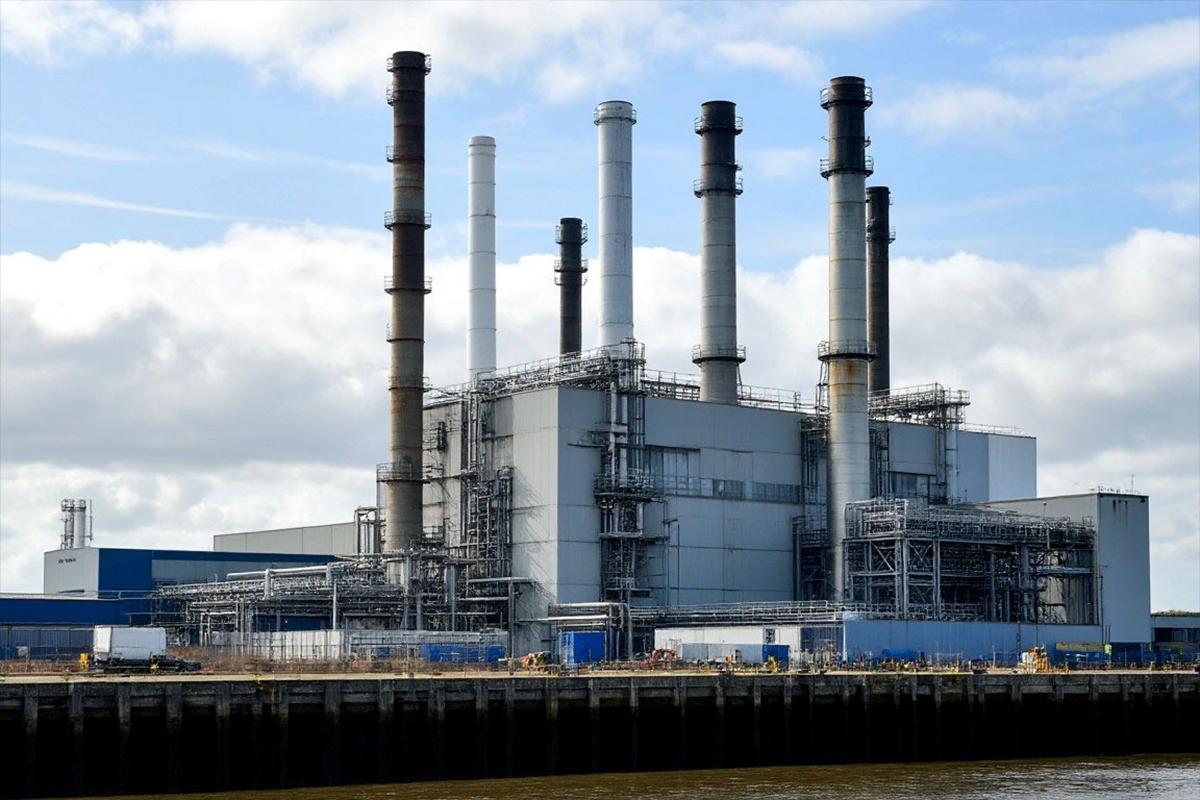 Газ по цене золота: Ineos останавливает последние в Европе заводы ацетилов, 4000 рабочих мест под угрозой