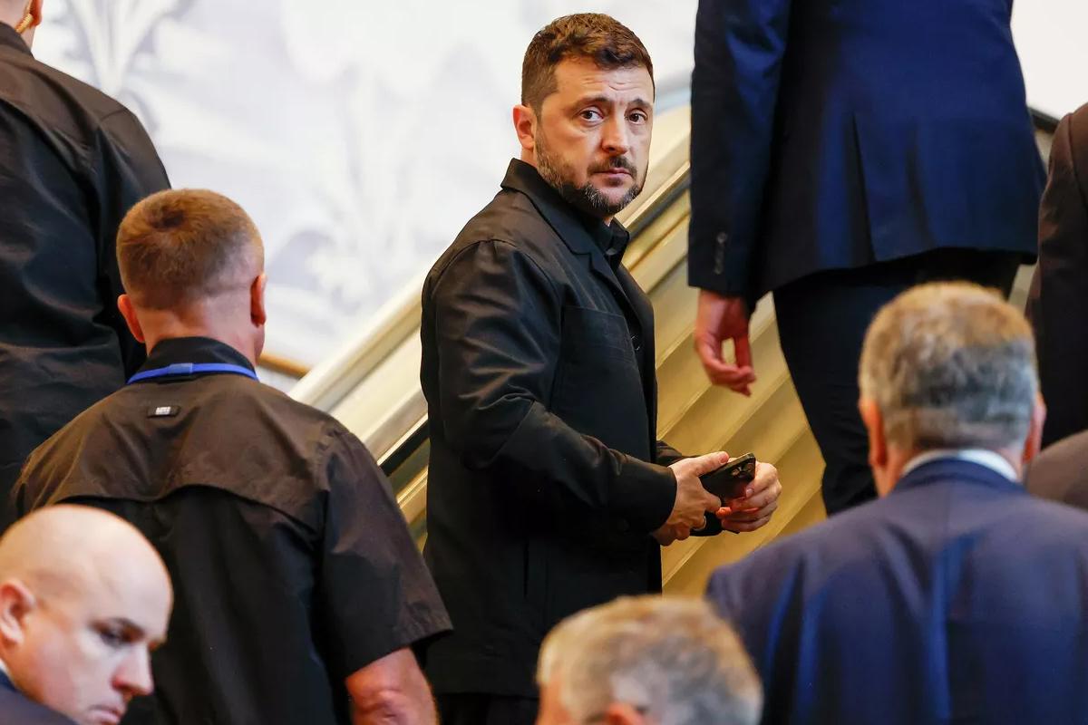 Зеленский испугался встречи с местным населением в Херсоне