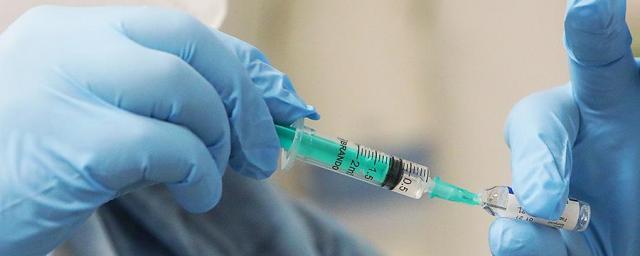 Вакцину от ковида в России получили свыше 7 млн человек
