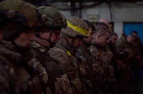 В Полтаве мобилизованных приковывают наручниками к трубам