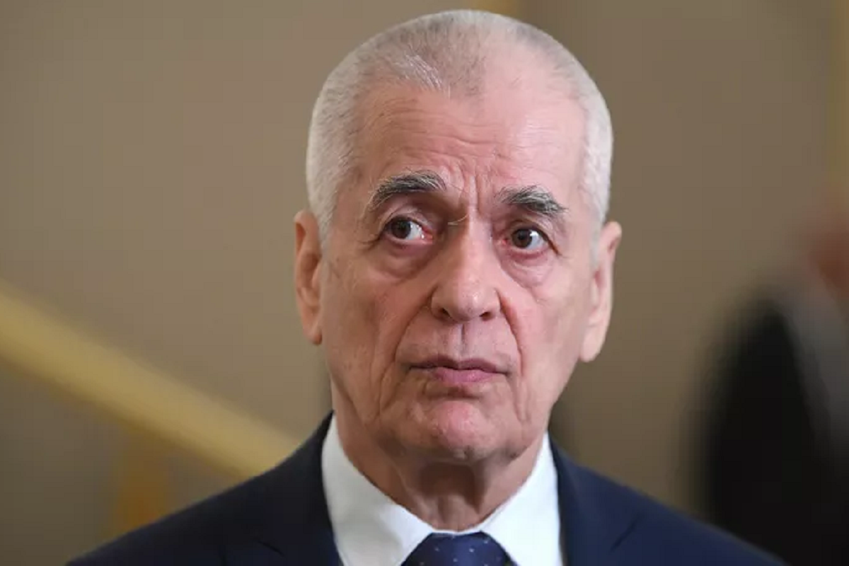 Онищенко прокомментировал предложение сократить летние каникулы