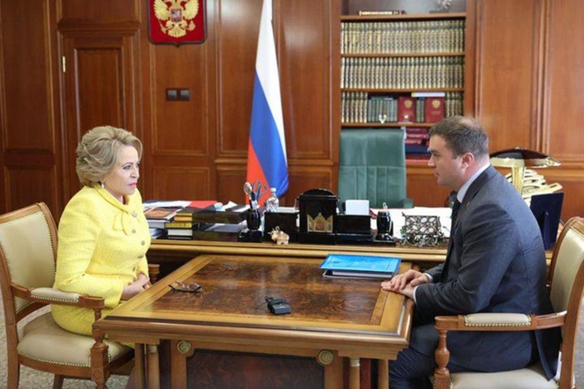 Губернатор Омской области и председатель Совета Федерации провели рабочую встречу