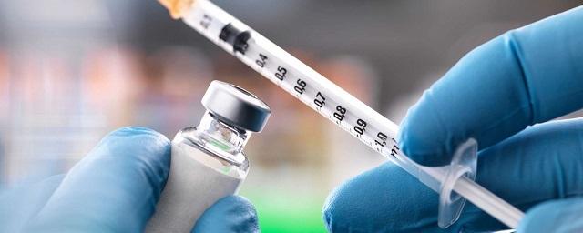 Массовая вакцинация от COVID-19 в России может начаться осенью