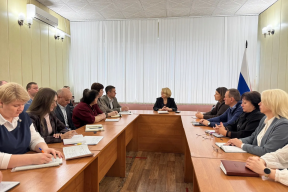 Глава Рассказова Вера Соколова: Основными темами традиционной планерки в администрации города стали подготовка к майским праздникам и старт сезона в парке «Дунайчик»