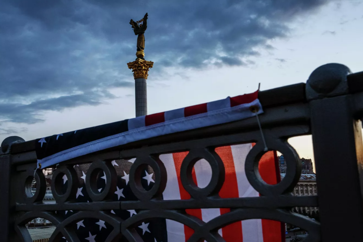 Это катастрофа: американский экономист заявил, что «друзья» Украины ведут её к краху