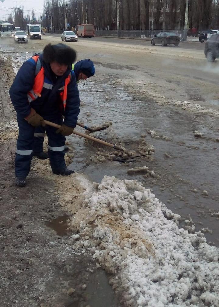 Остужевское кольцо в Воронеже затопило канализационными стоками